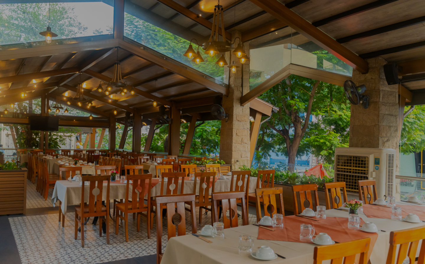 HUONG CAU RESTAURANT