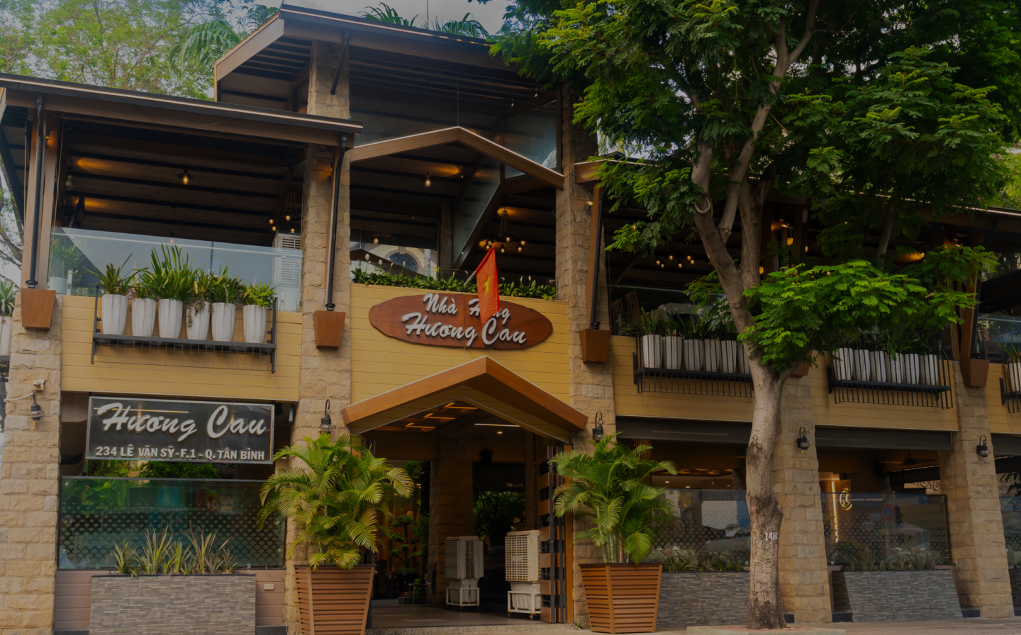 HUONG CAU RESTAURANT