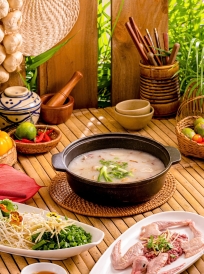 HUONG CAU RESTAURANT